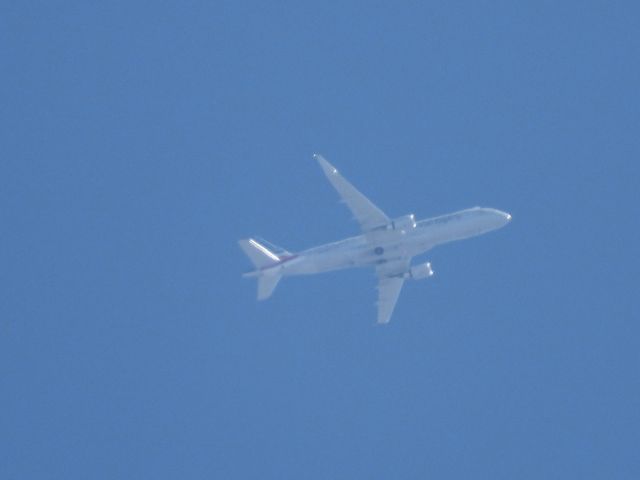 Embraer 175 (N298FR)