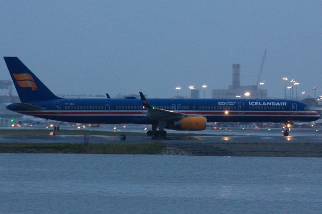 BOEING 757-300 (TF-ISX) - Icelandair B757-300 in ‘100 Years Independence Livery’ arriving to a rainy Boston Logan subbing for B767-300 on 9/5/22.