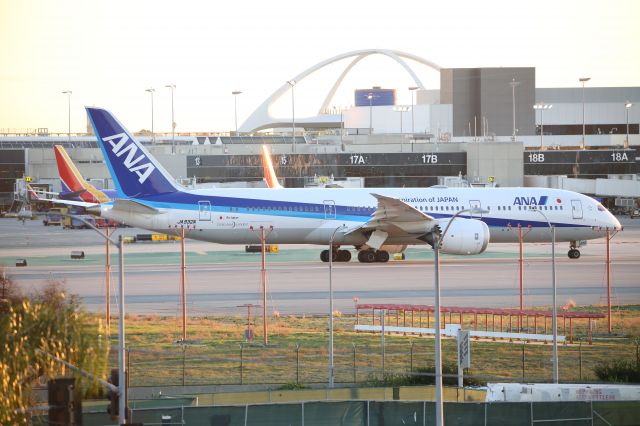 Boeing 787-9 Dreamliner (JA932A)