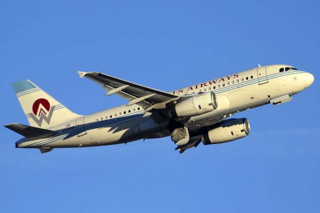 Airbus A319 (N828AW) - US Airways Airbus A319-132 N828AW on December 24, 2014. It America West legacy first flew on July 6, 2001. Its construction number is 1552. It was delivered to America West on July 31, 2001. It was transferred to US Airways on September 7, 2006.