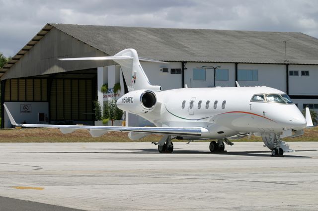 Bombardier Challenger 300 (N509FX)