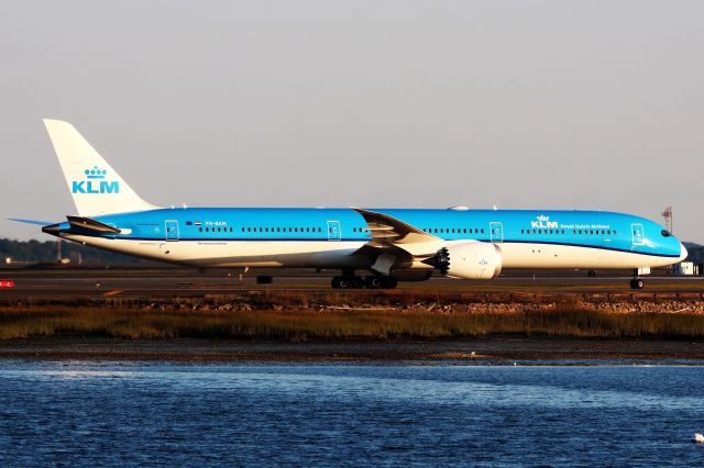 BOEING 787-10 Dreamliner (PH-BKM)