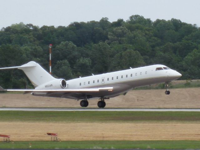 Bombardier Global Express (N821AM)