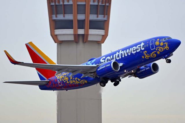 Boeing 737-700 (N7816B) - Southwest 737-7L9 N7816B Coco at Phoenix Sky Harbor on November 30, 2017.