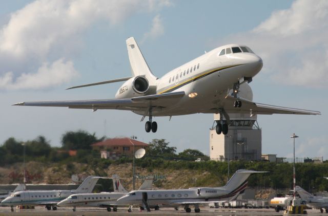 Dassault Falcon 2000 (N855TJ)