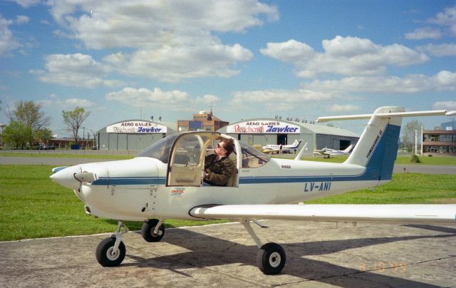 Piper Tomahawk — - Escuela de aviación