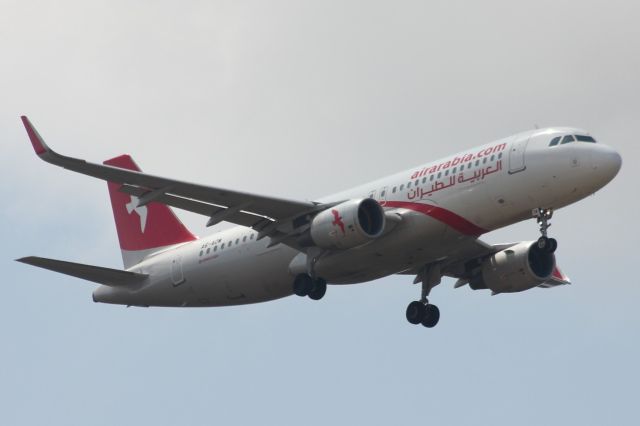 Airbus A320 (A6-AOW)