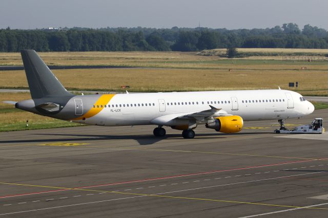 Airbus A321 (YL-LCX)