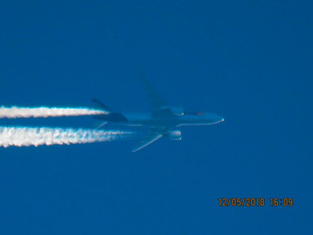 BOEING 777-200LR (N891FD)