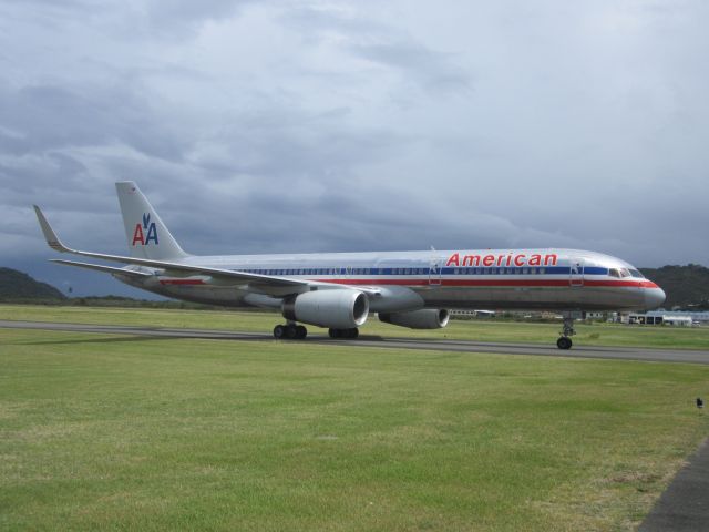 Boeing 757-200 (N699AN)