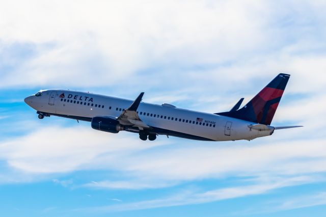 Boeing 737-800 (N3740C) - Delta Airlines 737-800 taking off from PHX on 11/5/22. Taken with a Canon 850D and Tamron 70-200 G2 lens.