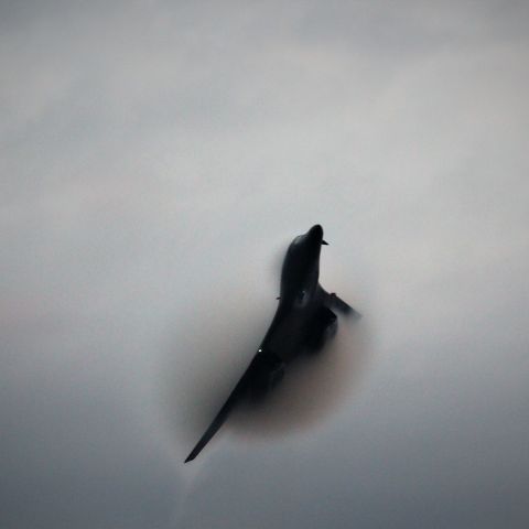 Rockwell Lancer — - Dyess AFB TX B-1 giving Oshkosh a Vapor Cone.