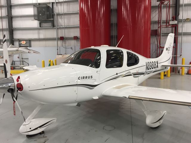 Cirrus SR-22 (N8988X)