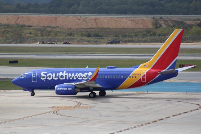 Boeing 737-700 (N243WN)