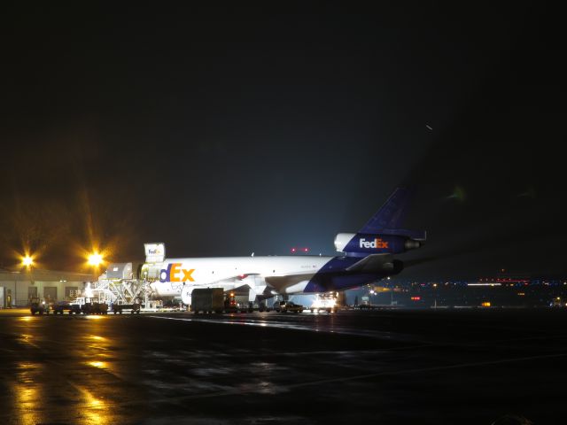 McDonnell Douglas DC-10 (N372FE)