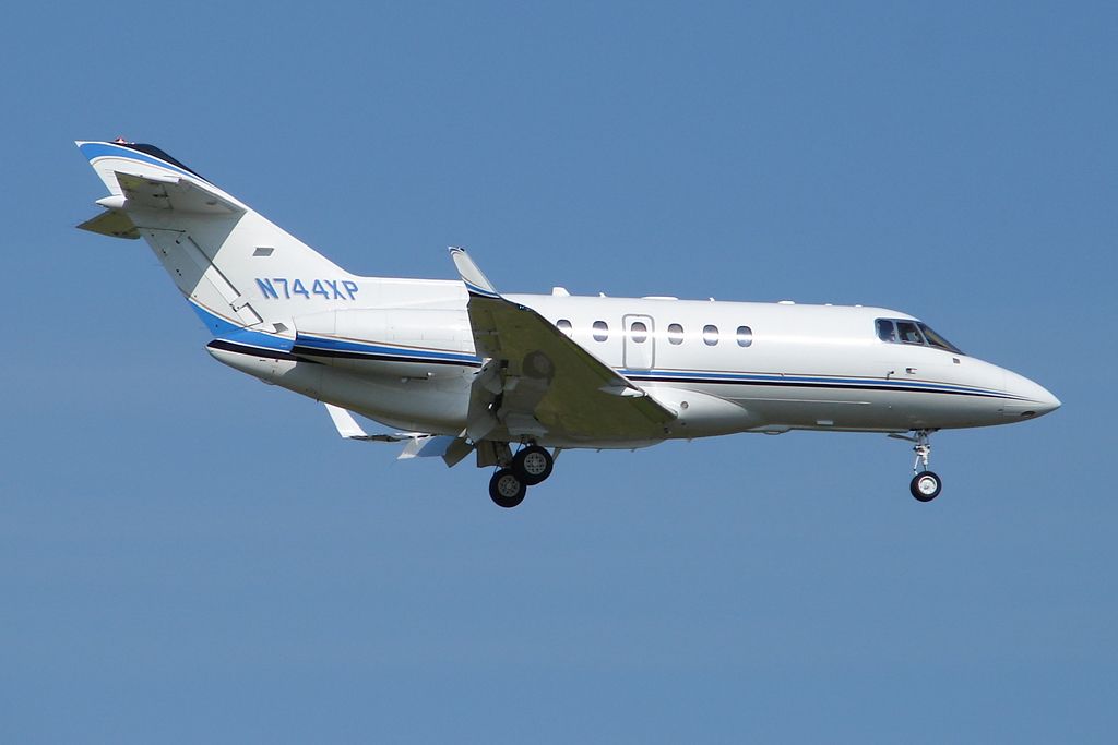 Hawker 800 (N744XP)