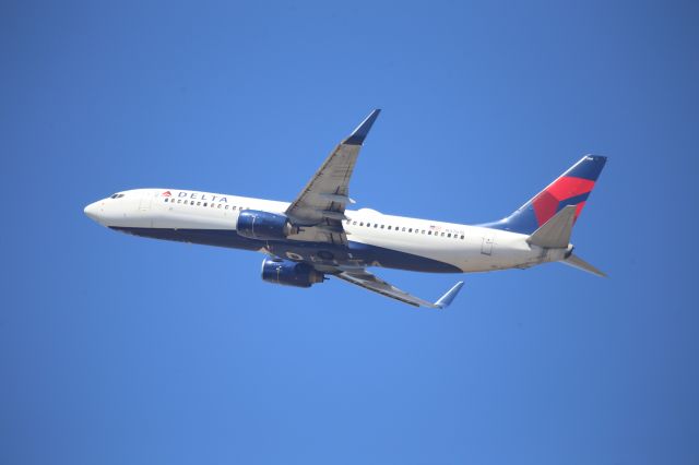 Boeing 737-800 (N3769L)