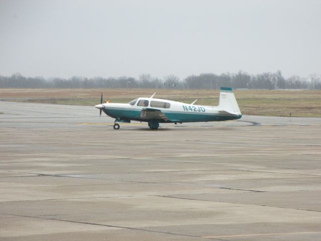 Mooney M-20 (N42JD) - N42JD at Joplin Regional enroute to Davenport,IA.DEC 06 2014