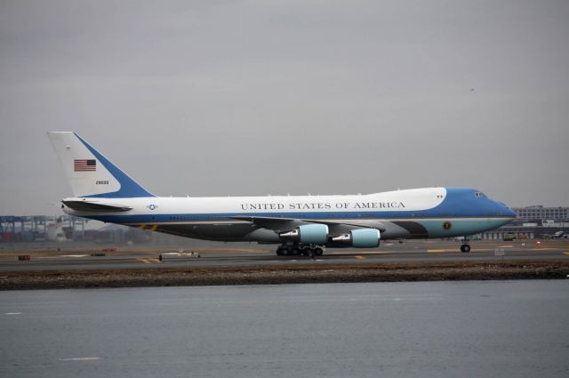 Boeing 747-200 (92-9000)