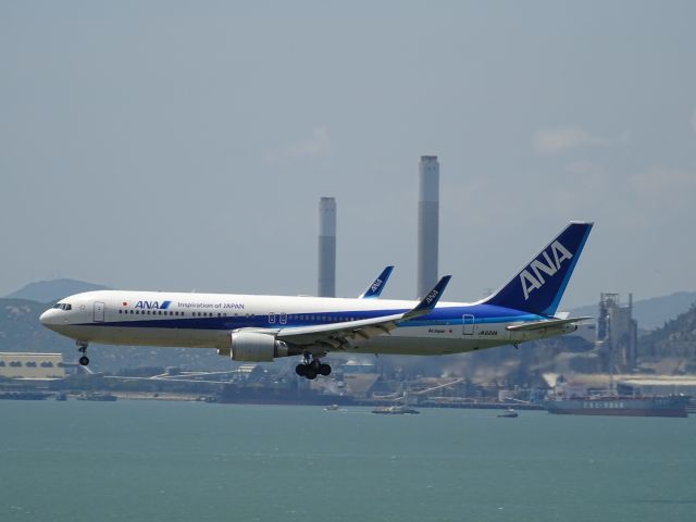 BOEING 767-300 (JA622A)