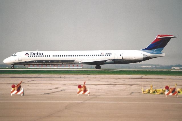 McDonnell Douglas MD-88 (N928DL)