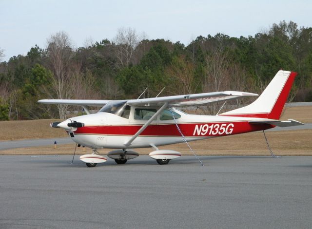 Cessna Skylane (N9135G) - NICE!