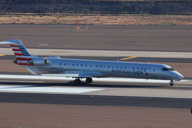 Canadair Regional Jet CRJ-900 (N944LR)