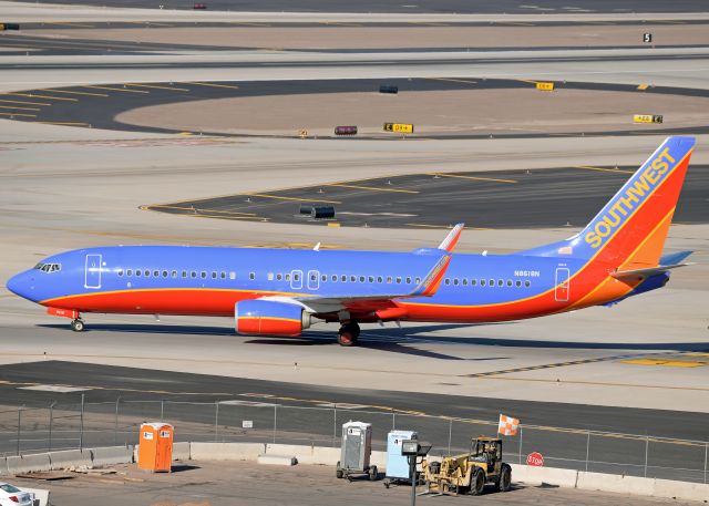 Boeing 737-800 (N8617N)