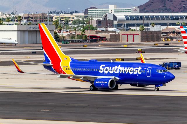 Boeing 737-700 (N211WN) - SPOTTED AT KPHX ON 6-5-20