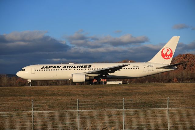 BOEING 767-300 (JA601J) - November 24, 2024:HKD-HND.