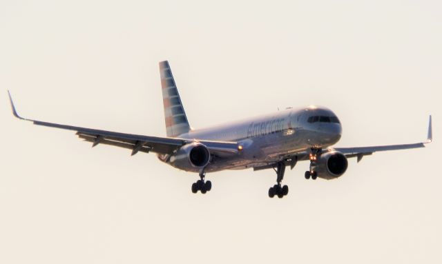 Boeing 757-200 (N175AN)
