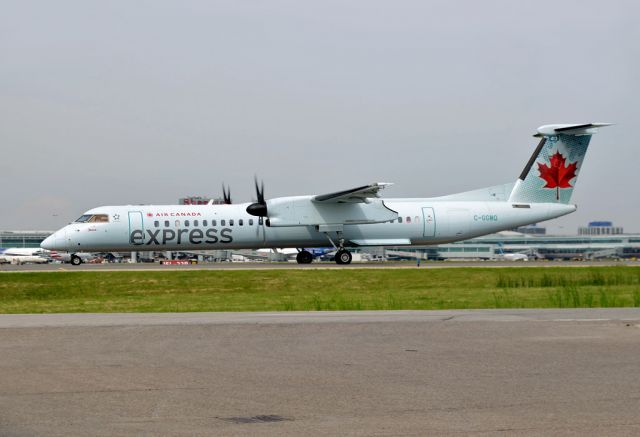 de Havilland Dash 8-400 (C-GGMQ)