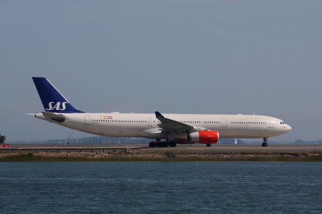 Airbus A330-300 (LN-RKO)