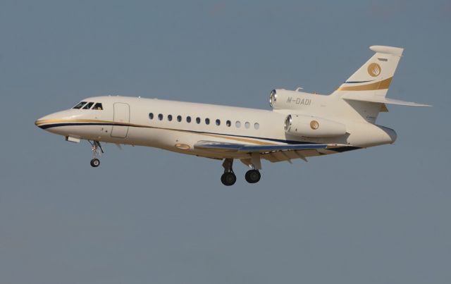 Dassault Falcon 900 (M-DADI)