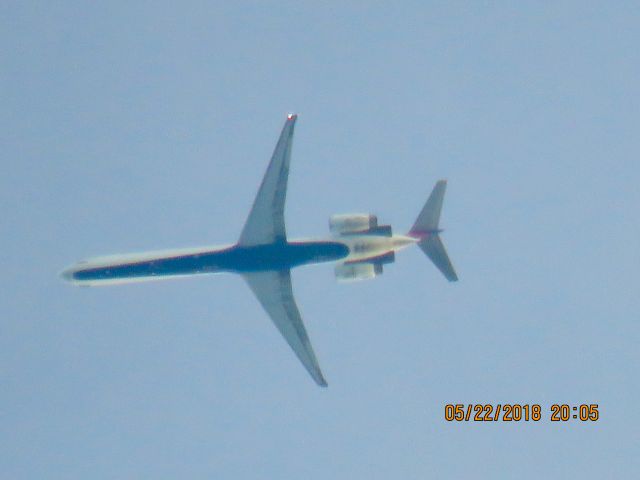 McDonnell Douglas MD-90 (N943DN)