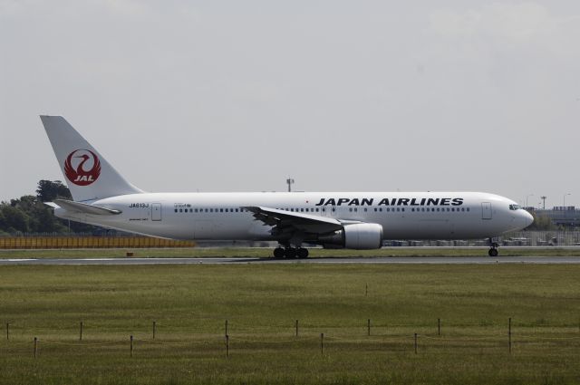 BOEING 767-300 (JA613J) - Departure at Narita Intl Airport Rwy16R on 2013/05/06