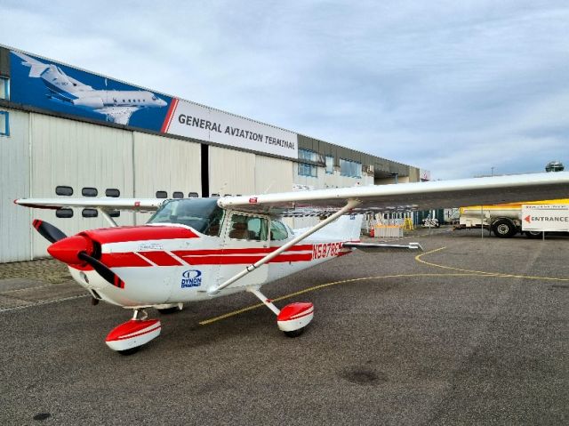 Cessna Skyhawk (N5878E)