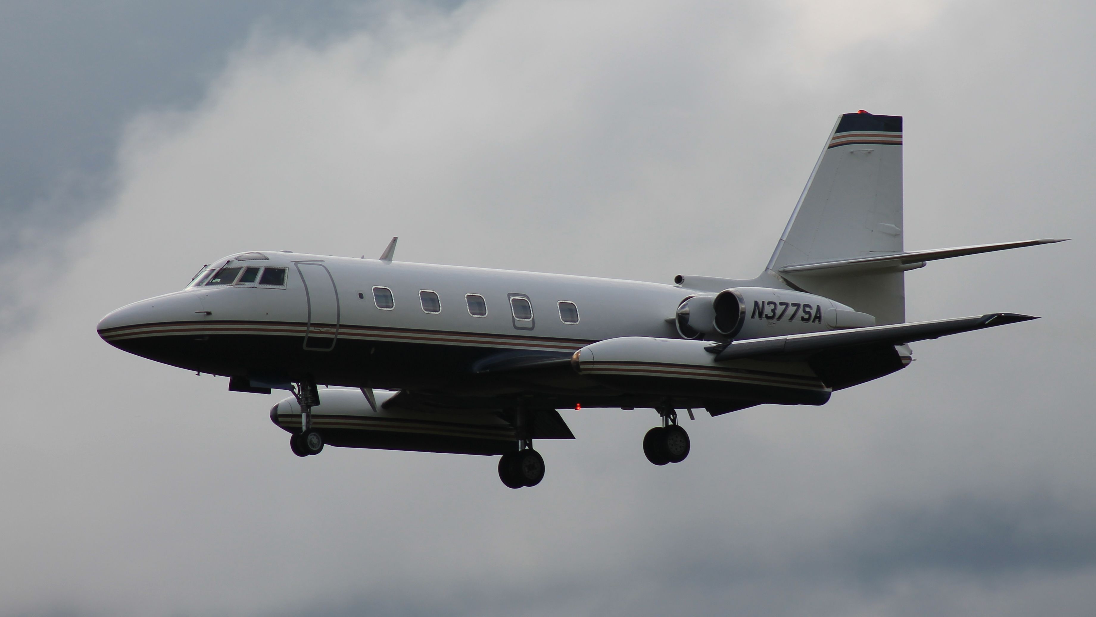 Lockheed Jetstar 2 (N377SA) - Very happy to have caught this! Arriving on  Runway 18.