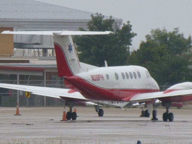 Beechcraft Super King Air 300 (N39PH)