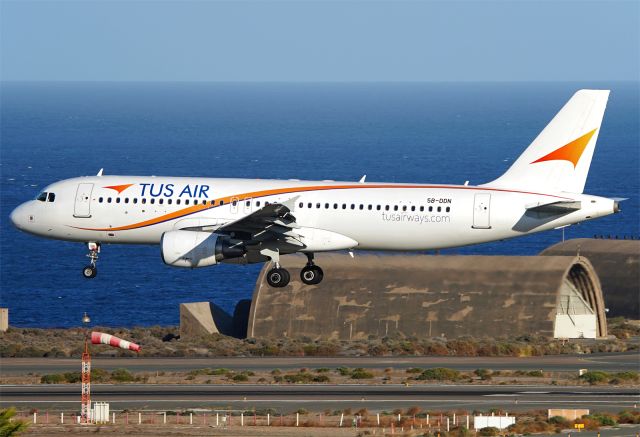 Airbus A320 (5B-DDN)