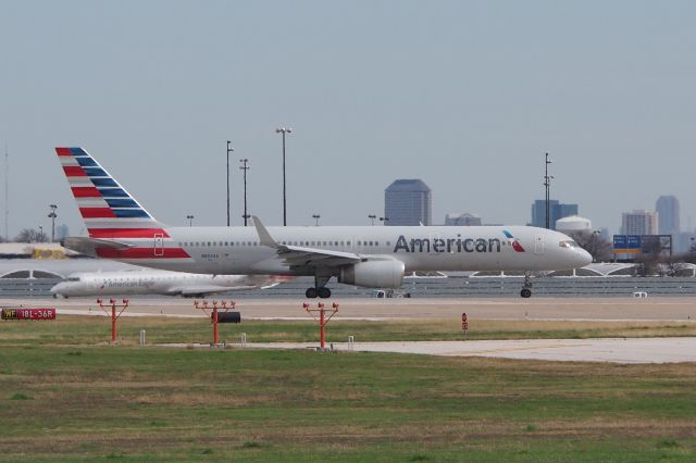 Boeing 757-200 (N606AA)