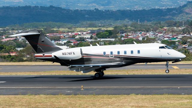 Canadair Challenger 350 (N574FX)