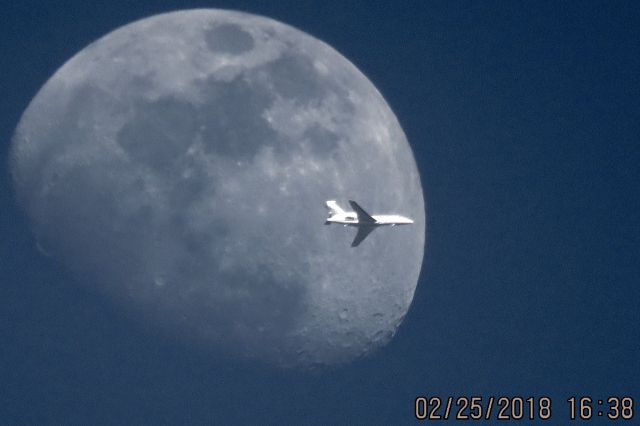 Dassault Falcon 50 (N901TF) - Heading into XNA over the Southeast Kansas and Southwest Missouri border. 