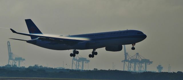 Airbus A330-300 (B-1063)