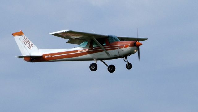Cessna 152 (N49024) - On final is this 1977 Cessna 152 II in the Summer of 2019.