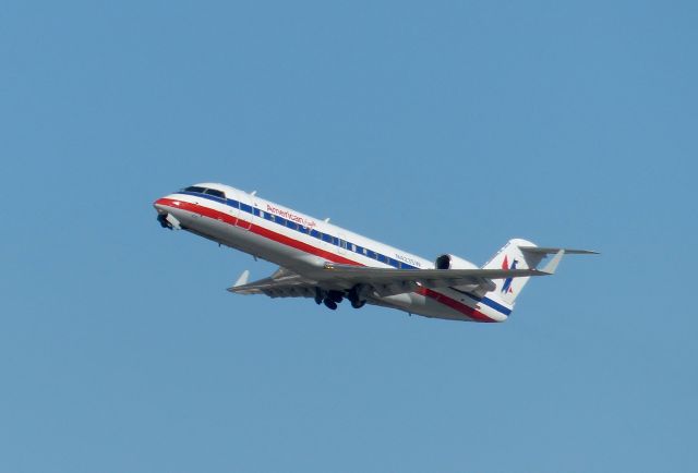 Canadair Regional Jet CRJ-200 (N4235W) - This plane seems to have taken the N-number from a much different plane