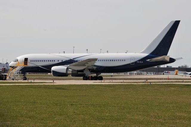 BOEING 767-200 (P4-CLA)