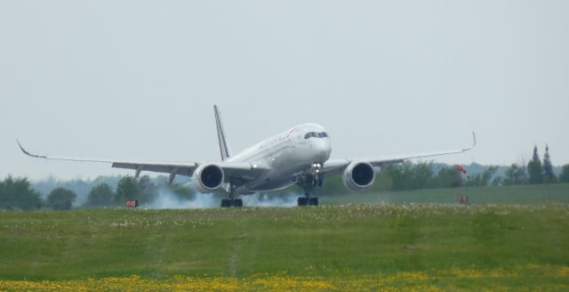 Airbus A350-900 (F-HTYC) - Shortly after touching down is this 2019 Air France Airbus 350-941 in the Spring of 2024. LFPG - CYOW