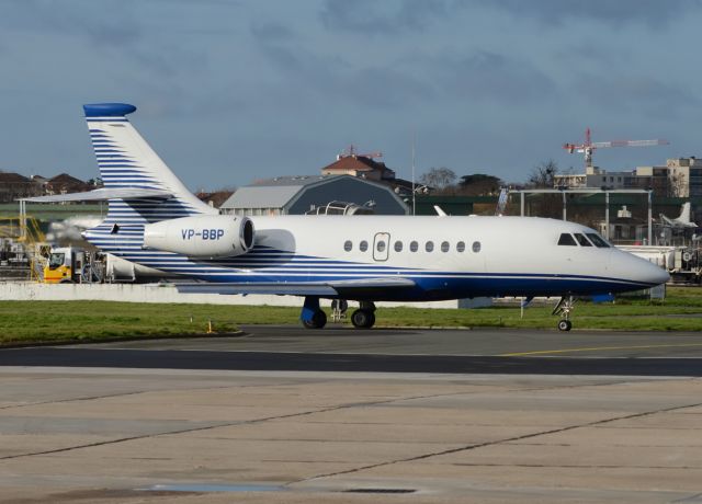 Dassault Falcon 2000 (VP-BBP) - LBG 16/12/2012br /LFPB-UUEE