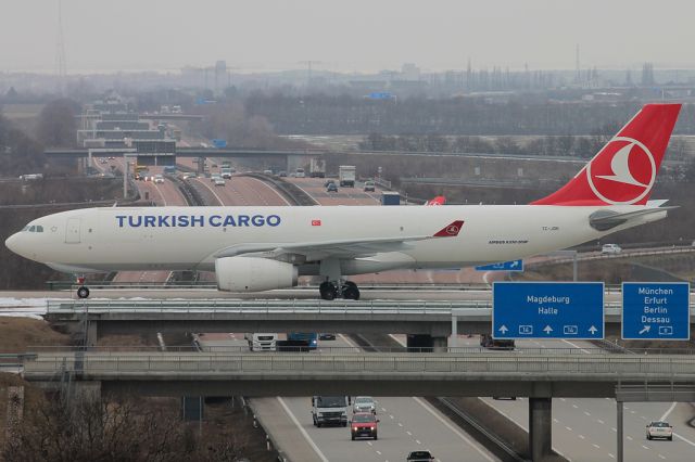 Airbus A330-300 (TC-JDR) - I registry in the parking garage